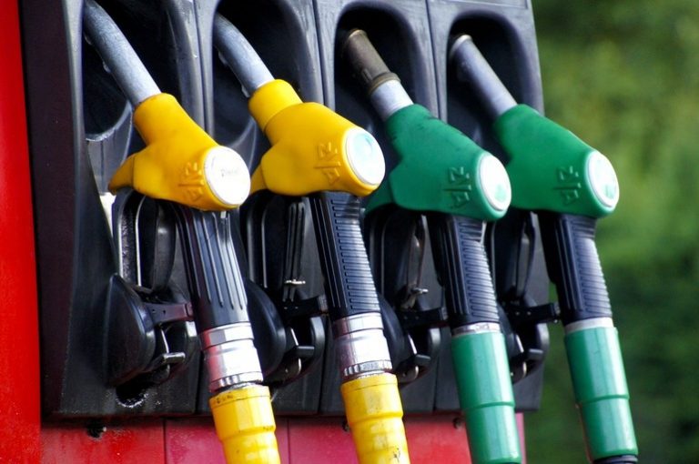 Prețurile la benzină și motorină au scăzut