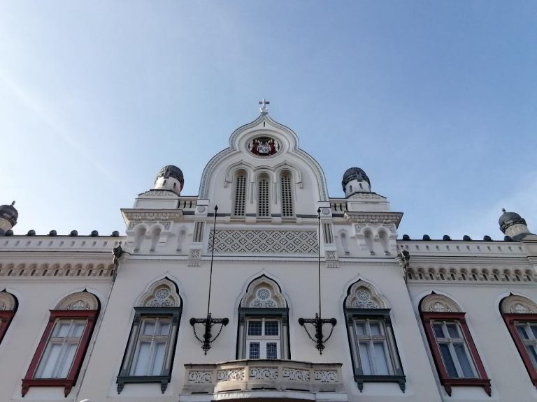 Cât de mult iubim Timișoara? Orașul se transformă, la fel și palatele sale elegante. Dar locuitorii săi?