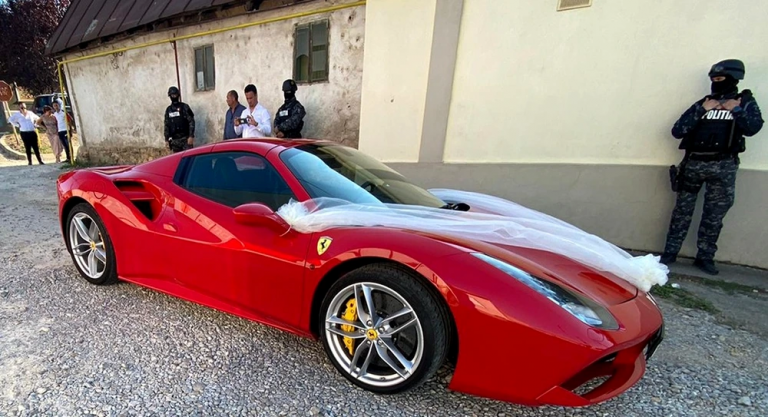Pedeapsă cu închisoarea pentru un șofer cu Ferrari din Banat