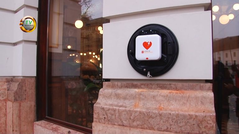 Primul defibrilator automat extern din centrul orașului Timișoara | VIDEO