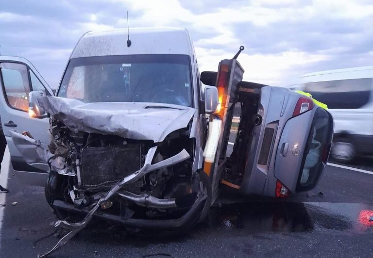 Accident cu urmări grave pe autostradă, în zona localității Dumbrava