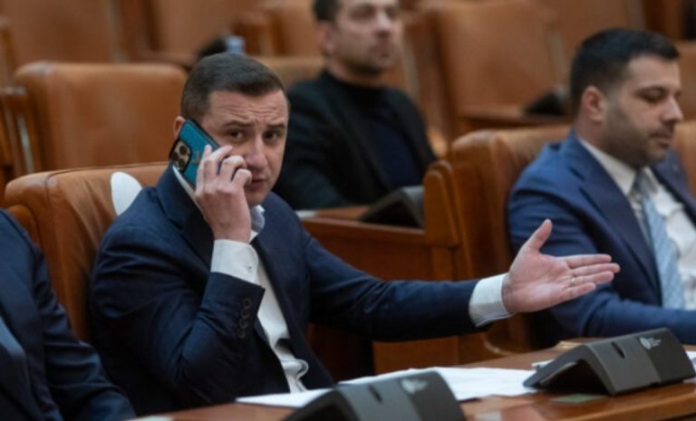 Liderul PSD Timiș, Alfred Simonis, vrea schimbarea modului de finanțare a partidelor. El a depus alături de un alt parlamentar un proiect de lege în acest sens