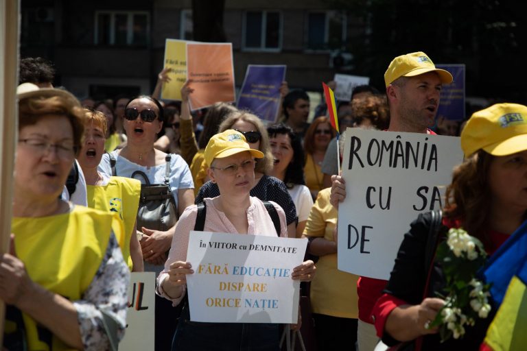 Sindicatele din învățământul timișean anunță noi proteste de amploare, luni, în tot județul Timiș