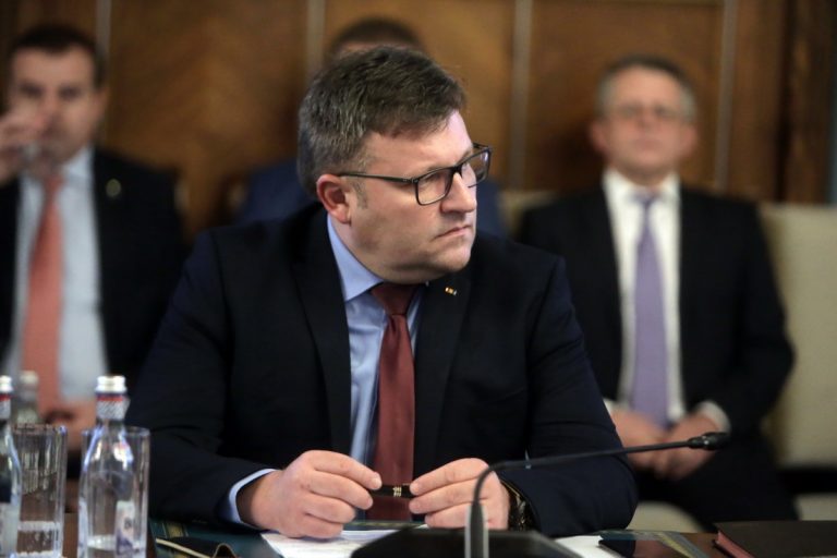 Urmează Firea? Marius Budăi, ministrul Muncii, și-a dat demisia în urma scandalului azilelor ,,groazei”