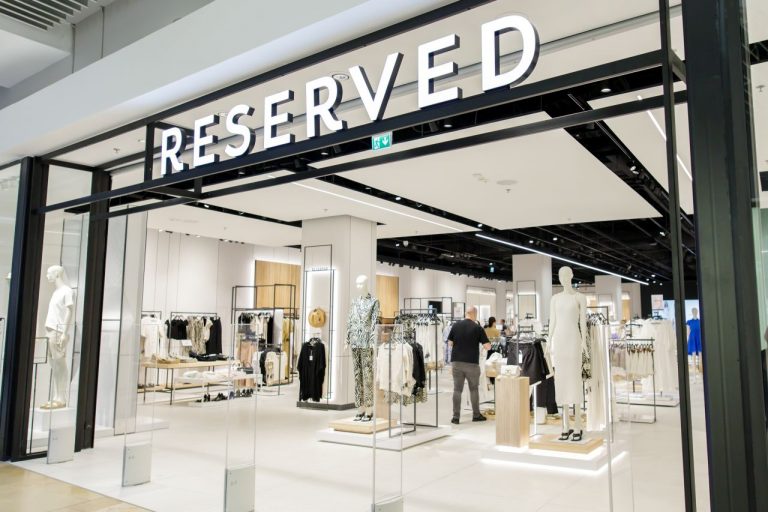 Brandul Reserved, unul dintre cei mai mari retaileri de fashion din Europa, prezent din octombrie, în Iulius Town Timişoara
