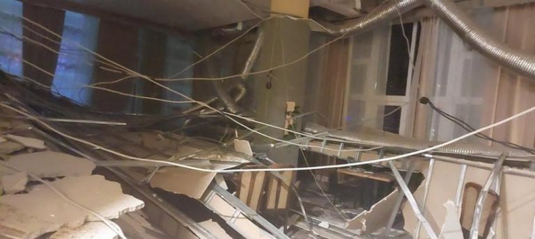 Tavan prăbușit peste mai mulți tineri într-un restaurant faimos din Herculane