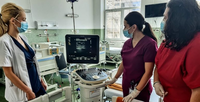 Spitalul Victor Babeș Timișoara reia proiectul unic în România de investigare gratuită pentru cancer de sân a femeilor internate în unitatea sanitară. Evaluarea imagistică se face la patul pacientelor