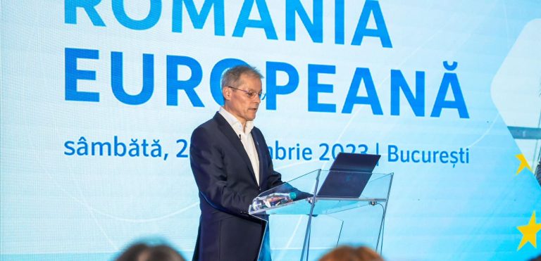 Dacian Cioloș reclamă „infantilismul politic” al premierului PSD Ciolacu în negocierile pentru Schengen