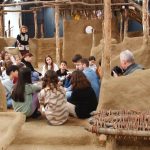 De Ziua Națională a Culturii, elevii din Parța, dar și din Timișoara au vizitat replica sanctuarului neolitic de la Parța.Still012