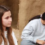 De Ziua Națională a Culturii, elevii din Parța, dar și din Timișoara au vizitat replica sanctuarului neolitic de la Parța.Still024