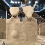 De Ziua Națională a Culturii, elevii din Parța, dar și din Timișoara au vizitat replica sanctuarului neolitic de la Parța.Still086