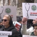 Medicii din Timișoara continuă protestele.Still007