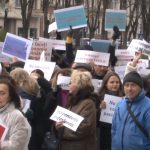Medicii din Timișoara continuă protestele.Still011