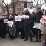 Medicii din Timișoara continuă protestele.Still014