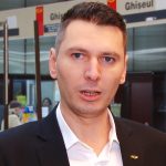 Persoanele cu deficiențe de vedere, care au treabă la Oficiul Poștal 1 din Timișoara, pot utiliza o aplicație pentru a se orienta mai bine în incintă..Still002