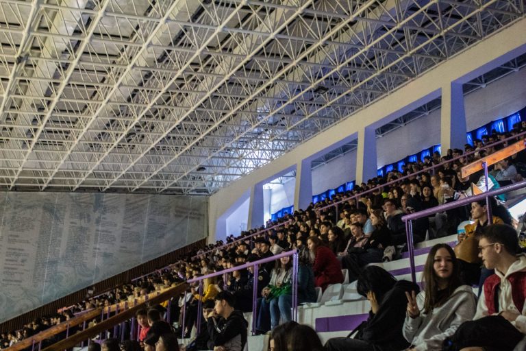 Curiozitatea legată de problema consumului de droguri a adus peste 1.000 de tineri la Sala „Constantin Jude”