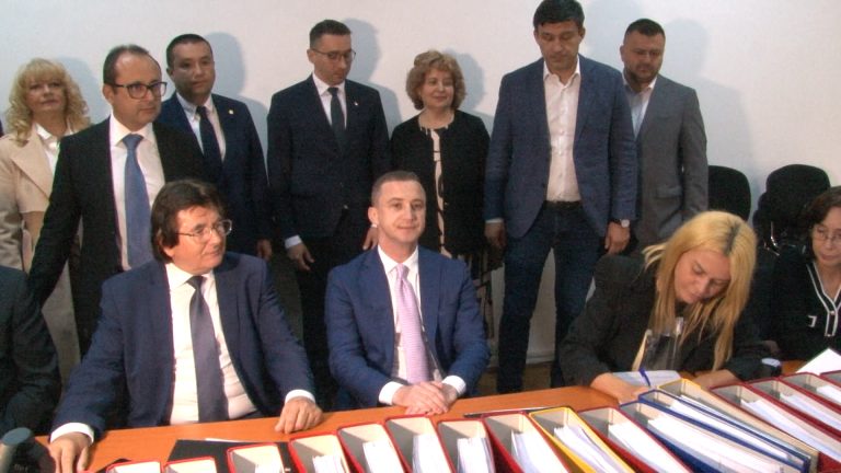 Președintele Camerei Deputaților, Alfred Simonis, și-a depus candidatura la președinția Consiliului Județean Timiș din partea Alianței PSD-PNL | FOTO-VIDEO