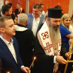 Zeci de mii de credincioși din tot județul vor primi în această noapte Lumină Sfântă din Mormântul Domnului de la Ierusalim..Still021