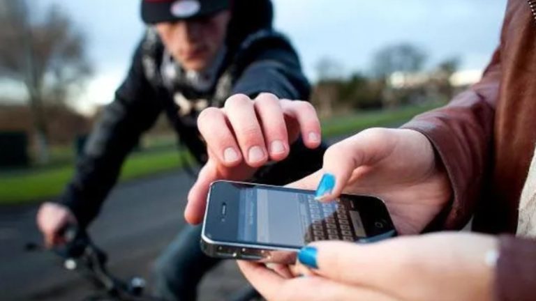 Soluția simplă prin care o timișoreancă și-a recuperat telefonul furat