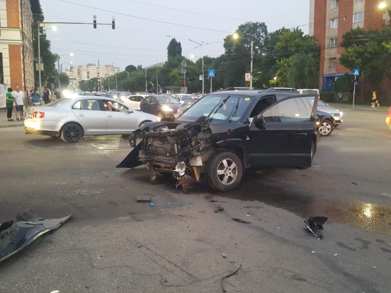 Acccident în Circumvalațiunii! Un bărbat a ajuns la spital
