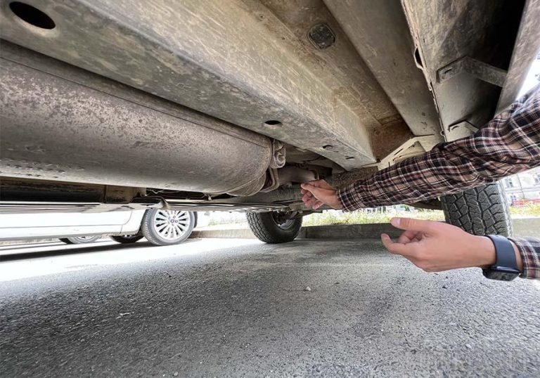 FOTO | Furturi în serie, comise de trei tineri din Timiș! Ce au găsit polițiștii la ei acasă?