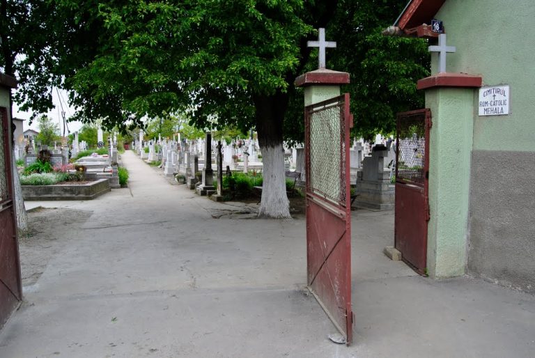 Un bărbat, găsit mort, duminică dimineața, în Cimitirul Catolic din Mehala