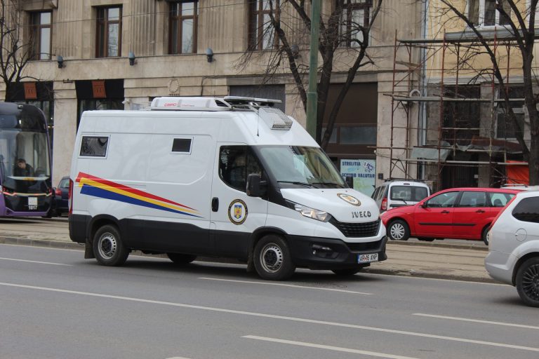 Tânăr de 20 de ani, arestat preventiv pentru porniri neortodoxe față de o copilă de 13 ani
