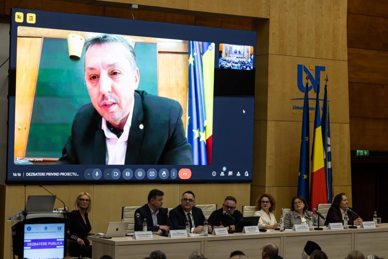 Ultima dezbatere națională cu privire la viitorul educației a umput amfiteatrul Universității de Vest din Timișoara
