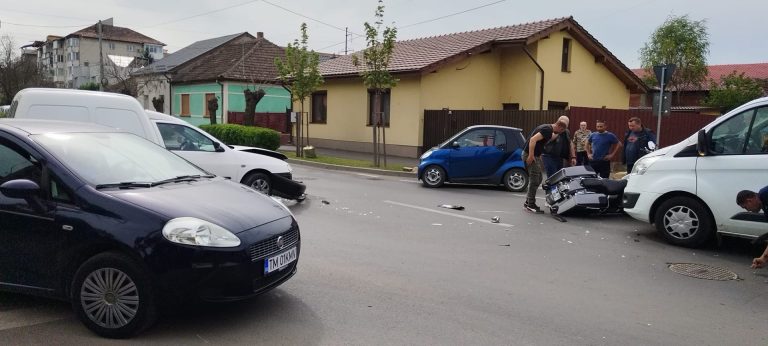 FOTO | Accident petrecut în zona Freidorf! Un motociclist a ajuns la spital