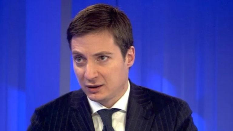 Andrei Caramitru, expert în Economie: „Ne împrumutăm pentru pomeni absurde și după dăm faliment”