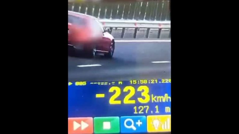 VIDEO | Un tânăr din Timiș, prins pe autostradă conducând cu viteză ca-n Germania