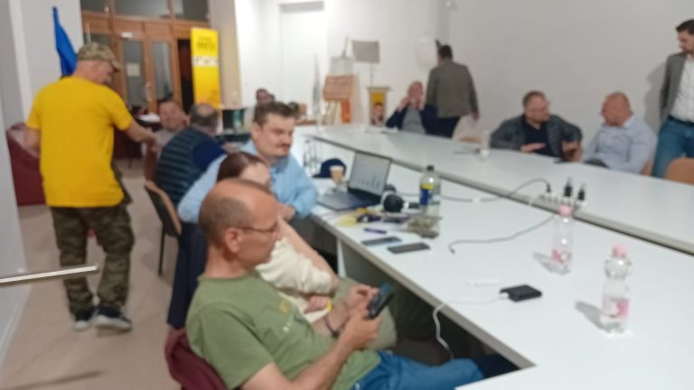 Îndoială sau bucurie tăcută?