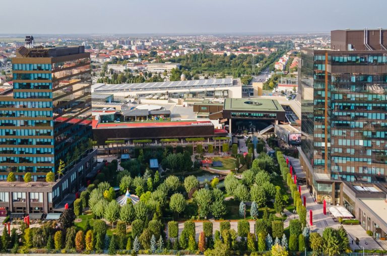 Iulius Town Timișoara, lider pe piața regională a dezvoltărilor de shopping şi timp liber