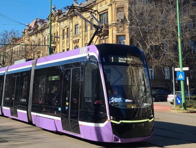 Devieri și linii suplimentare pentru transportul în comun din cauza lucrărilor din Piața  Traian