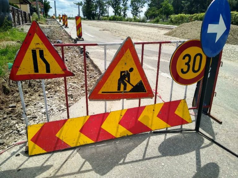 Restricții de circulație rutieră în vederea realizării lucrărilor la infrastructura edilitară