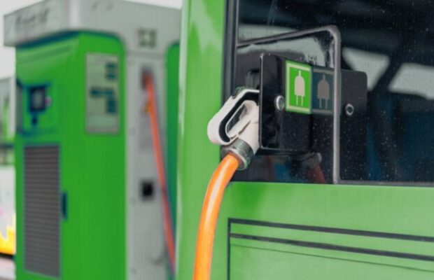 Primăria Timișoara extinde rețeaua de stații de încărcare pentru vehiculele electrice