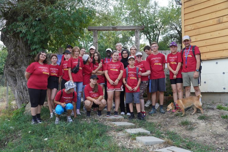 Peste 400 de tineri din Timișoara au învățat cum să aibă o minte mai sănătoasă prin artă, natură și voluntariat