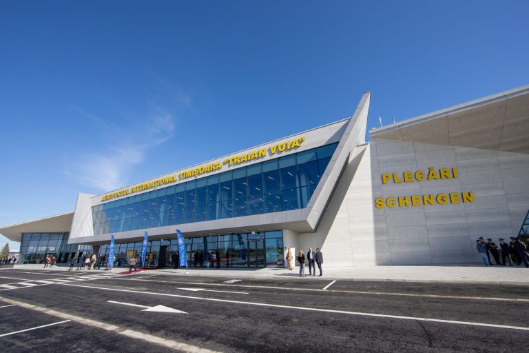 Trai pe vătrai la Aeroportul Internațional Timișoara! Noul director al aeroportului, prieten la cataramă cu Sorin Grindeanu, circulă cu o mașină de lux, plătită din banii instituției