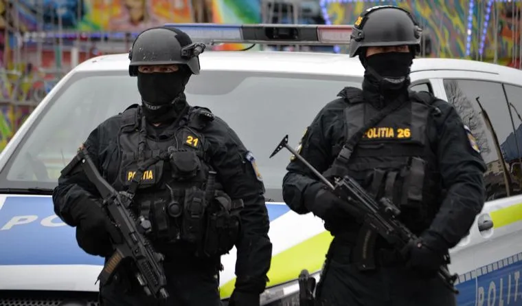 Medic din Banat, ridicat de poliție. Ce acuzații grave i se aduc