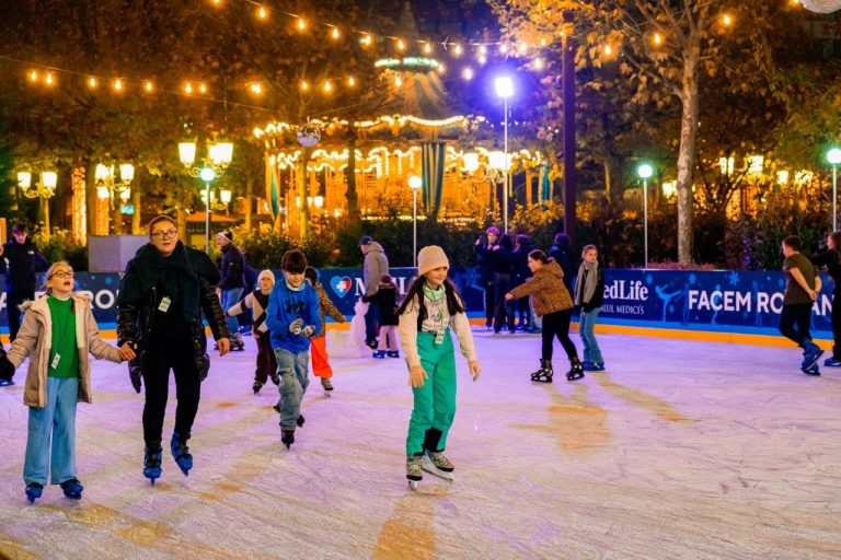 ICE Town, patinoarul din parcul Iulius Gardens s-a deschis într-un decor de poveste
