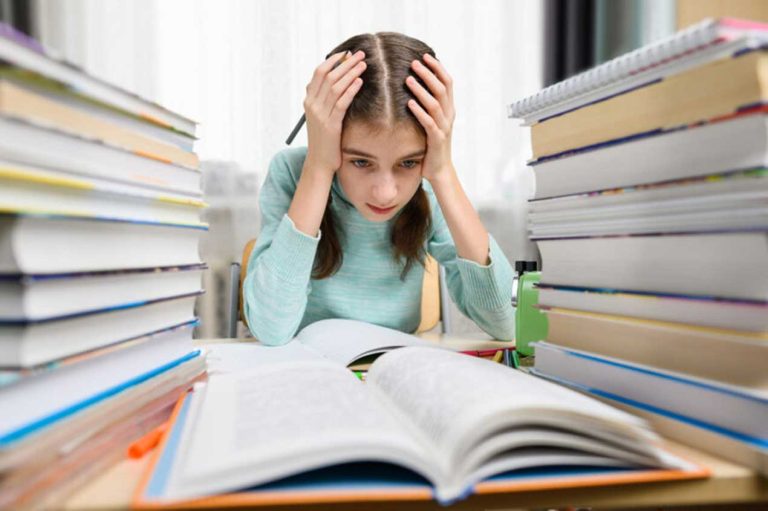 Editura Nemira lansează un experiment A.I. care arată cum i-ar putea afecta pe adolescenți noua programă pentru pentru limba și literatura română propusă de Ministerul Educației și Cercetării