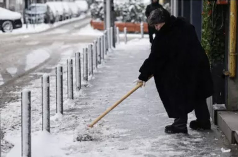 Frig de îngheață pietrele până la mijlocul lunii februarie