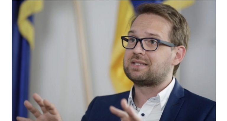 Dominic Fritz, noi probleme în USR! Doi lideri ai formațiunii cer partidului să limiteze la maxim două mandate candidaturile membrilor săi la orice demnitate în stat