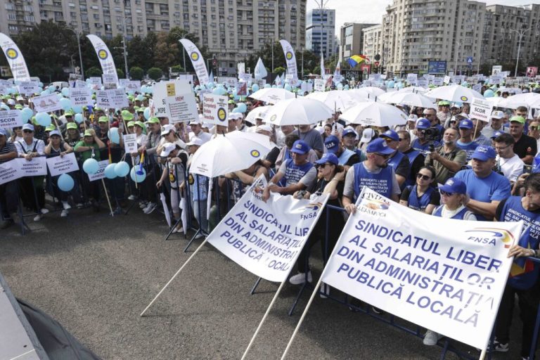 Angajații din administrația publică se pregătesc de grevă generală