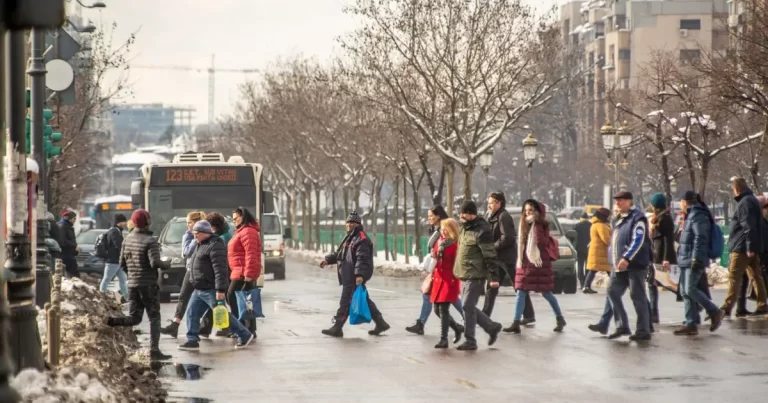 Unde au dispărut 4 milioane de români? Populația României s-a redus în ultimii 35 de ani în proporții nemaiîntâlnite pe timp de pace