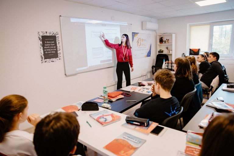 Un renumit centru de examen și pregătire Cambridge vine în Timișoara