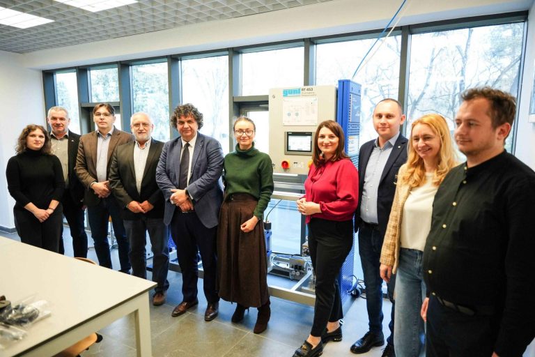 De la teorie la practică: o investiție de 50.000 de euro aduce procesele reale mai aproape de studenții UPT