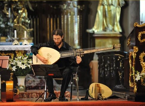 Concert de lăută solo de Ziua Muzicii Vechi, la Timișoara
