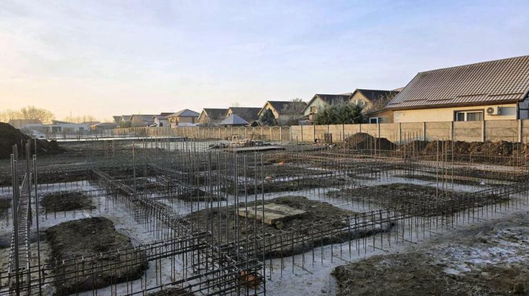 Scandal imobiliar în comuna Giroc. Primăria Giroc este acuzată că ,,a jucat” alături de dezvoltator în proces