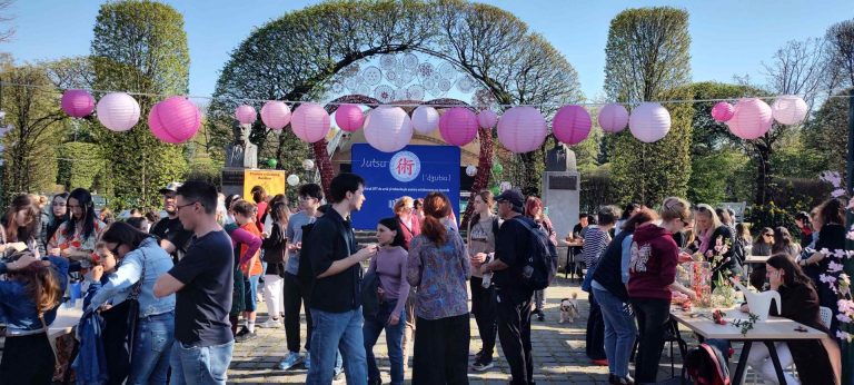 Hanami la Timișoara: florile de cireș au unit două culturi